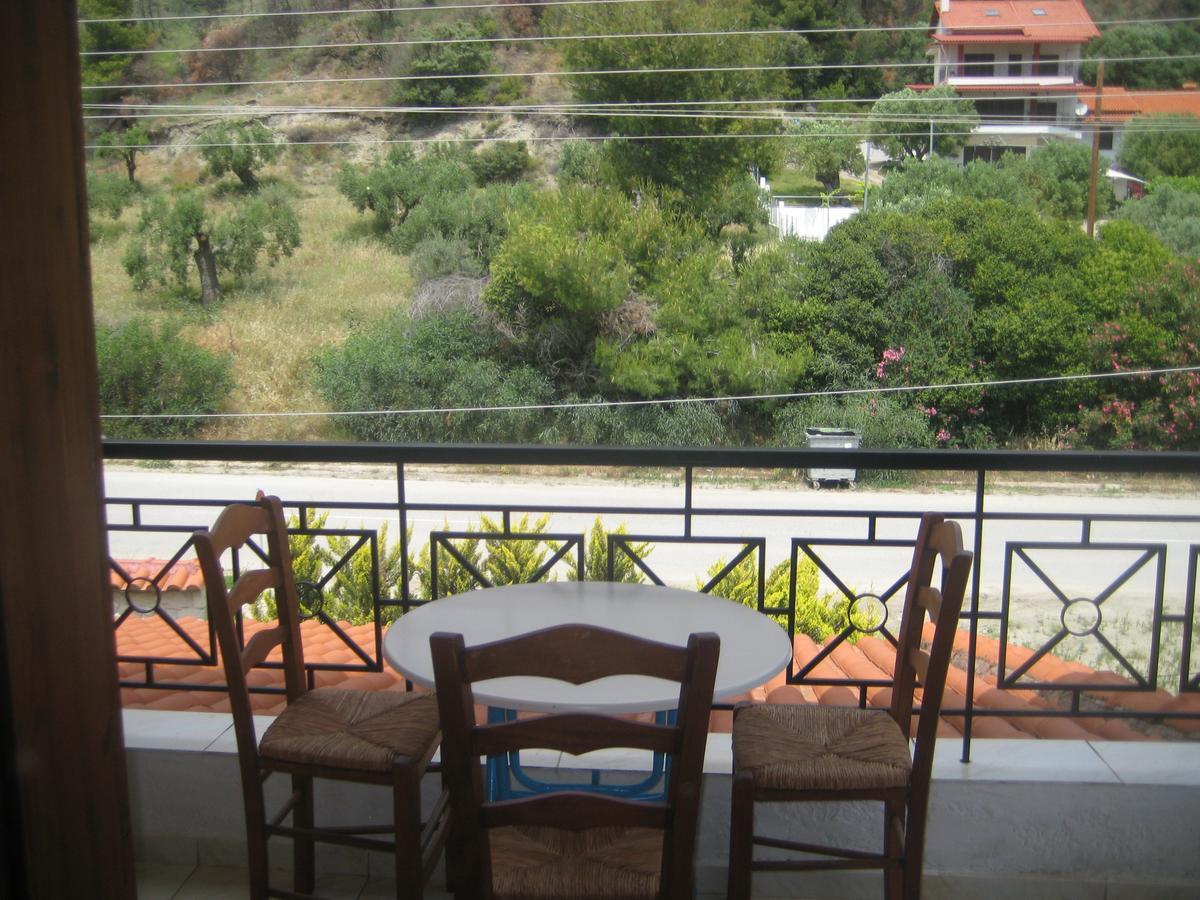 Petradaki Apartments Мола-Каліва Екстер'єр фото