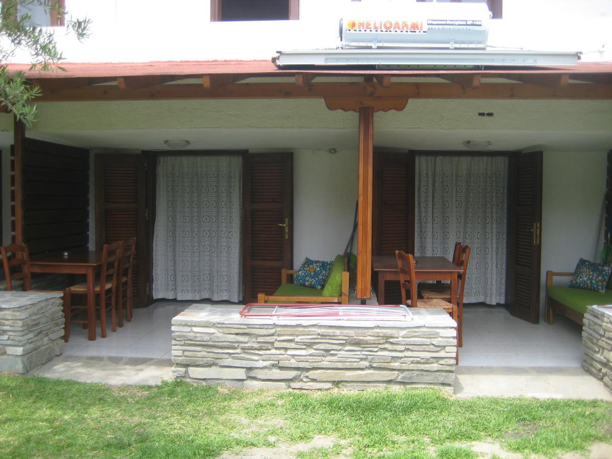 Petradaki Apartments Мола-Каліва Екстер'єр фото
